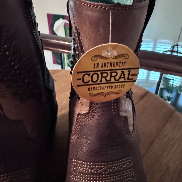 Women’s boots  Corral size 8 - Picture 3 of 4